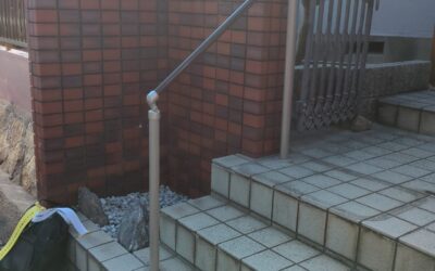 住宅改修事例　屋外階段　手すり